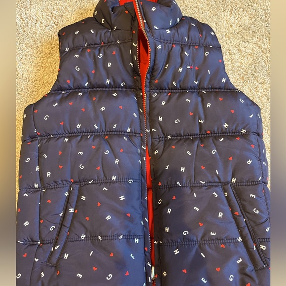 Tommy Hilfiger  Girls Reversible Vest - Picture 1 of 4